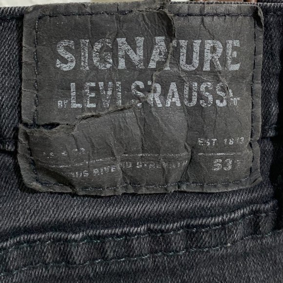 Pre-loved, Signature By Levi Strauss & Co. Black Distressed Unisex Jean, 32x30 - Picture 9 of 16